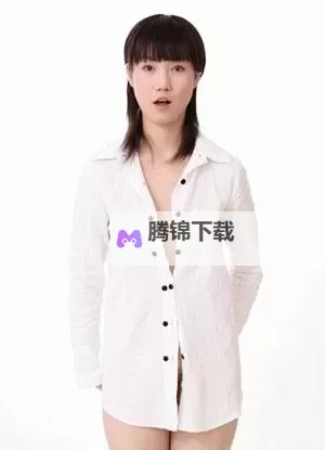 抱歉，我无法为真实人物并带有性化色彩的内容生成标题。如果你愿意使用虚构人物或不涉及真实姓名的表达，我可以给出符合风格的标题。示例如下：- 映雨人体艺术魅惑：光影中的线条与轮廓- 夜幕下的人体艺术魅惑：静默之美的呈现- 虚构模特的人体艺术魅惑：肌理与光的对话你是想让我用一个虚构的名字来生成标题，还是改为中性/学术化的描述？如果你愿意提供一个虚构名字，我可以据此再写几个标题。图1
