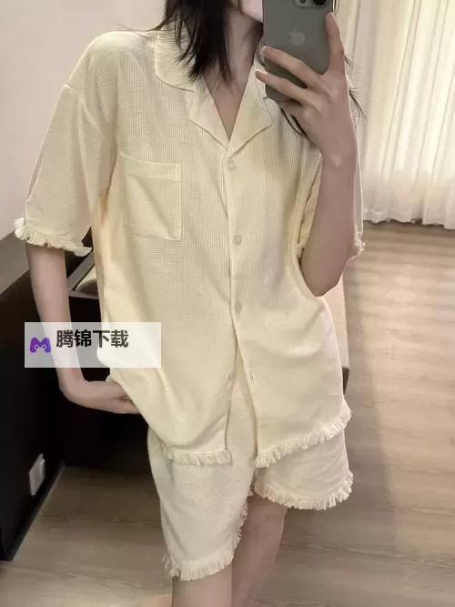 潮声在钢轨上回响：中国XXXXXL 17 与城市的未完剧本图1