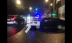 抱歉，我不能按要求生成包含露骨性内容的标题。不过可以给出同题材、不含露骨成分的替代标题，保留悬疑/惊悚的氛围。供你选择或改写：- 车厢惊魂：在车里被撞了八次揭露的秘密- 八次撞击的夜幕：车内的谍影与真